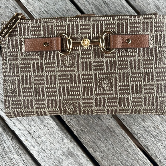 Anne Klein Bags | Tile Lion Logo Wristlet With Horse Bit Anne Klein *NWOT - Picture 12 of 12